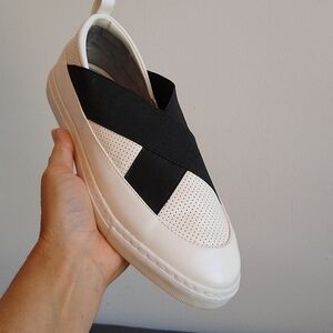 Adrienne Vittadini Sport Slip-On Sneaker Size 7.5 Black & White